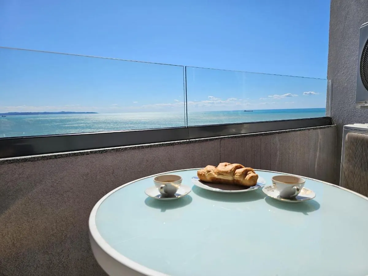 Sky & Sea View Luxury Apartments Durrës 0*,  Albania