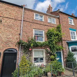  Holiday home 5 College Square United Kingdom